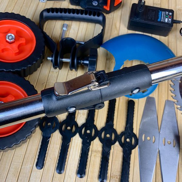 Акумуляторний тример з колесами Makita UR120DWAE (36V, 5AH) для трави, акумуляторна коса Макіта 120 2295818814 фото